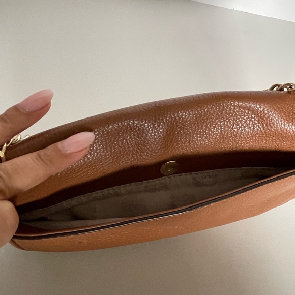 Michael Kors Gold Chain Leather Shoulder Bag - Picture 2 of 9